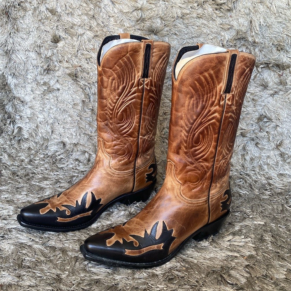 Charlie 1 Horse Men’s Brown Cowboy Boots Never Worn Still in the Box
